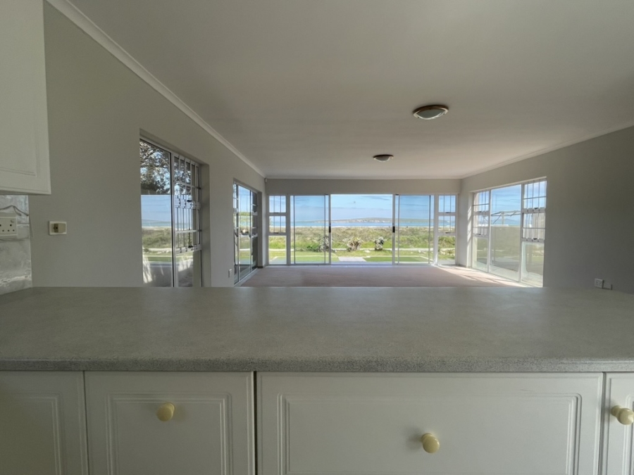 4 Bedroom Property for Sale in Middedorp Western Cape